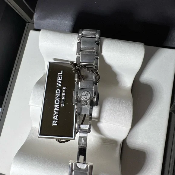 Raymond Weil Diamond Dial Noemia 27mm Watch-Brand New! 5127-ST-00985/MSRP $1275 - Picture 8 of 11